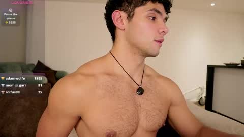 Snapshot of thiago_l chatting on May 17, 4:10 am Just Thiago online show from May 17, 4:10 am