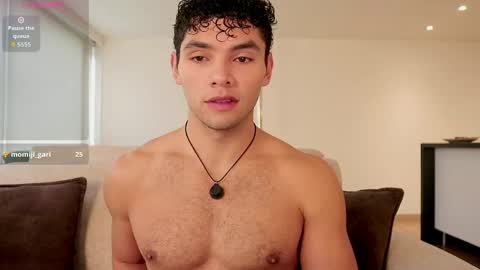 Snapshot of thiago_l chatting on May 17, 4:25 pm Just Thiago online show from May 17, 4:25 pm