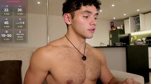 Snapshot of thiago_l chatting on May 29, 11:25 pm Just Thiago online show from May 29, 11:25 pm
