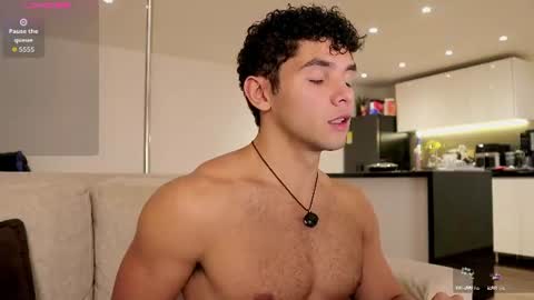 Snapshot of thiago_l chatting on June 28, 1:33 am Just Thiago online show from June 28, 1:33 am