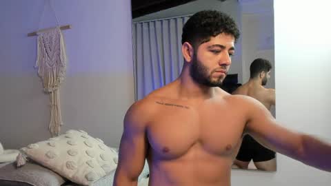 Snapshot of thiago_moretti chatting on May 13, 5:54 pm THIAGO online show from May 13, 5:54 pm