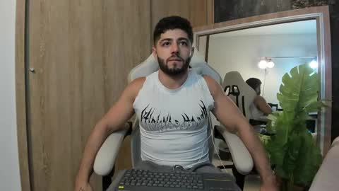Snapshot of thiago_moretti chatting on June 3, 3:09 am THIAGO online show from June 3, 3:09 am