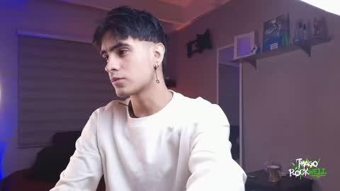 Snapshot of thiago_rockwell chatting on March 2, 11:53 pm Thiago online show from March 2, 11:53 pm