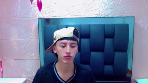 Snapshot of thiago_twink38 chatting on February 15, 8:57 am thiago_twink38 online show from February 15, 8:57 am