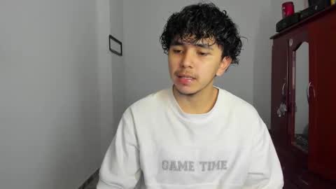 Snapshot of thiago_wc chatting on October 8, 4:37 pm Thiago online show from October 8, 4:37 pm