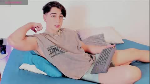 Snapshot of thiago_winteer chatting on May 12, 2:30 am Thiago Winteer online show from May 12, 2:30 am