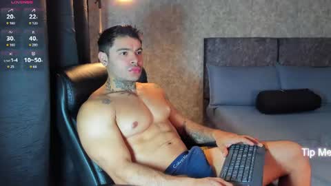 Snapshot of thiagoferrari1 chatting on July 3, 2:07 am thiago online show from July 3, 2:07 am