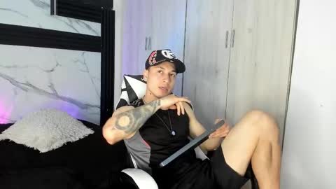 thiagoferrerohot online show from March 17, 1:47 pm