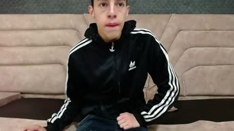 Snapshot of thiagos19 chatting on July 15, 12:32 pm Thiago online show from July 15, 12:32 pm