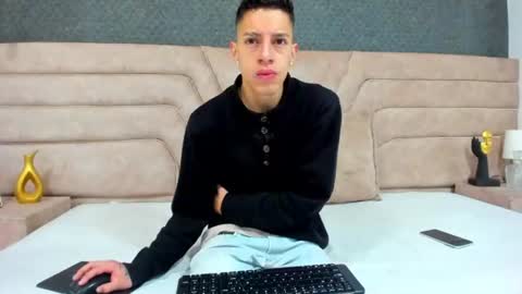 Snapshot of thiagos19 chatting on July 24, 2:09 am Thiago online show from July 24, 2:09 am