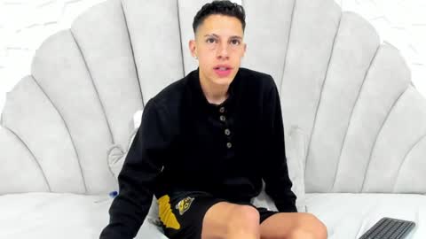 Snapshot of thiagos19 chatting on July 25, 2:25 pm Thiago online show from July 25, 2:25 pm
