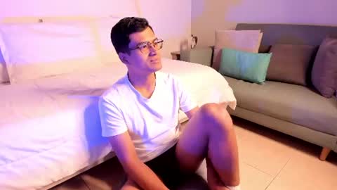 Snapshot of thiagovega_ chatting on July 10, 4:17 am thiagovega_ online show from July 10, 4:17 am