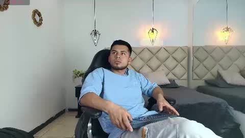 Snapshot of thiagovegga chatting on July 21, 4:37 am Thiago Vegga online show from July 21, 4:37 am