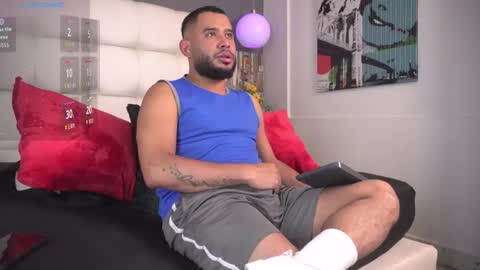 Snapshot of thiagoxbig chatting on February 12, 9:21 pm thiagoxbig online show from February 12, 9:21 pm