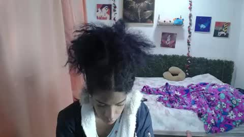 thiana_horny online show from June 20, 1:25 pm