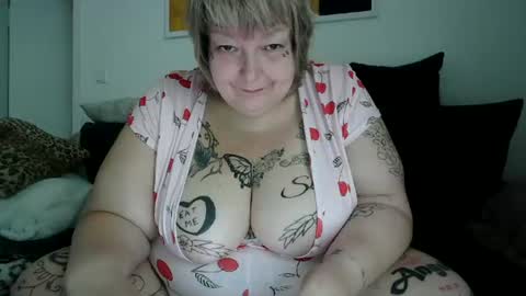 thickdarkangel online show from July 1, 1:13 pm