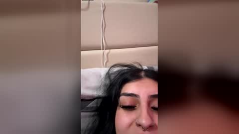 Thickerthanyobitch online show from December 20, 3:08 pm