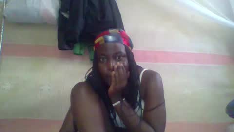 Snapshot of thickianah376 chatting on February 21, 3:10 pm thickianah376 online show from February 21, 3:10 pm