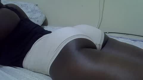Snapshot of thickianah376 chatting on April 21, 5:28 pm thickianah376 online show from April 21, 5:28 pm