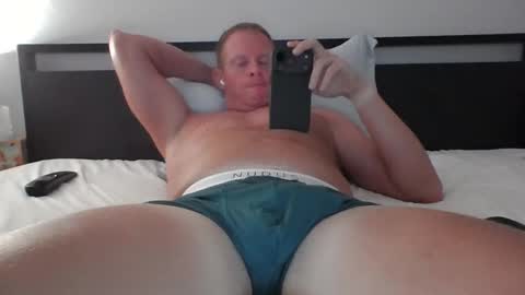 Snapshot of thickkredd8 chatting on February 15, 1:24 am thickkredd8 online show from February 15, 1:24 am