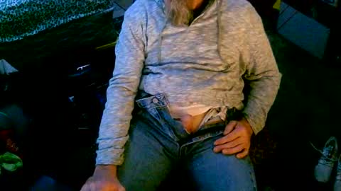 Snapshot of thickwhiteboydick chatting on December 23, 9:05 am thickwhiteboydick online show from December 23, 9:05 am