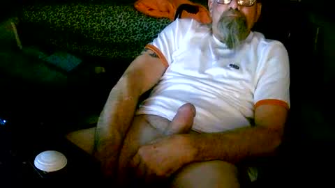 Snapshot of thickwhiteboydick chatting on January 11, 10:51 am thickwhiteboydick online show from January 11, 10:51 am