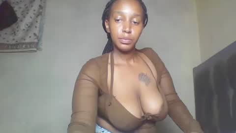 Snapshot of thickymamii chatting on May 27, 10:07 pm thickymamii online show from May 27, 10:07 pm