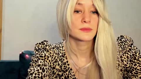 Snapshot of thief_of_hearts_ chatting on February 25, 12:47 am thief_of_hearts_ online show from February 25, 12:47 am