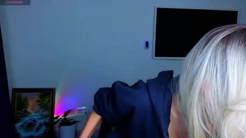 Snapshot of thief_of_hearts_ chatting on October 26, 9:21 pm thief_of_hearts_ online show from October 26, 9:21 pm