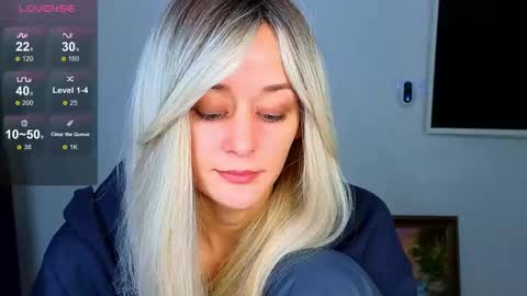 Snapshot of thief_of_hearts_ chatting on October 27, 8:46 pm thief_of_hearts_ online show from October 27, 8:46 pm