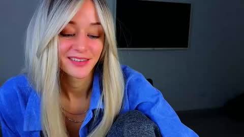 Snapshot of thief_of_hearts_ chatting on October 28, 9:17 pm thief_of_hearts_ online show from October 28, 9:17 pm