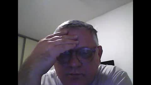 Snapshot of thierrysymp chatting on November 1, 12:01 am Thierrysymp online show from November 1, 12:01 am