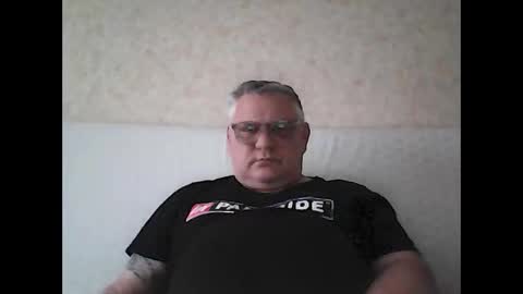 Snapshot of thierrysymp chatting on November 10, 10:25 am Thierrysymp online show from November 10, 10:25 am