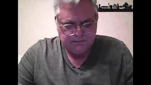 Snapshot of thierrysymp chatting on December 3, 5:22 pm Thierrysymp online show from December 3, 5:22 pm