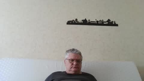 Thierrysymp online show from March 12, 9:59 am