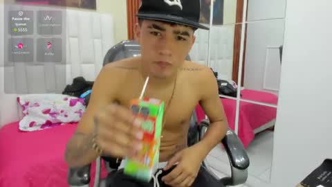 Snapshot of thiiago_collins chatting on March 20, 10:58 pm THIAGO COLLINS online show from March 20, 10:58 pm