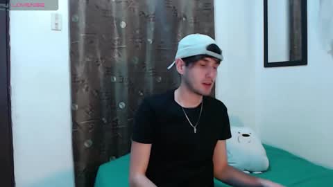 Snapshot of thiiago_tay chatting on September 12, 9:53 am Thiiago online show from September 12, 9:53 am