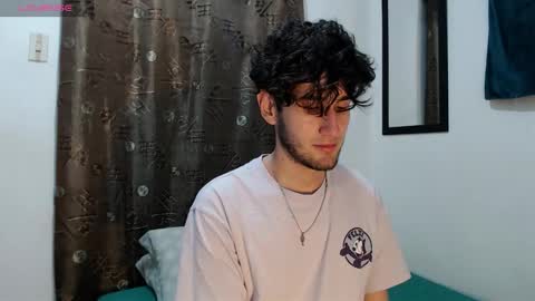 Snapshot of thiiago_tay chatting on September 19, 6:15 am Thiiago online show from September 19, 6:15 am