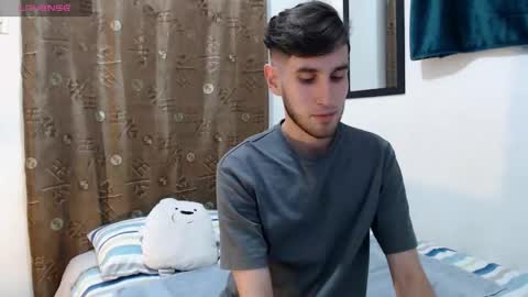 Snapshot of thiiago_tay chatting on October 3, 11:35 pm Thiiago online show from October 3, 11:35 pm