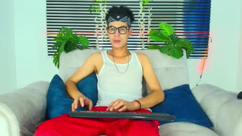 Thiago Saenzz online show from January 31, 9:35 pm