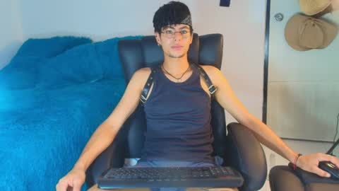 Snapshot of thiiagosaeenz chatting on May 31, 6:09 pm Thiago Saenzz online show from May 31, 6:09 pm