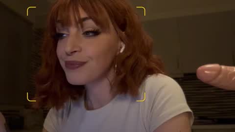 Sarra Rhies online show from February 3, 7:52 pm