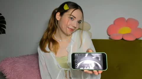 Snapshot of thisisamelia chatting on December 1, 4:29 pm Amelia shows on mondays fridays and sundays if anything changes im giving updates on my fansly online show from December 1, 4:29 pm