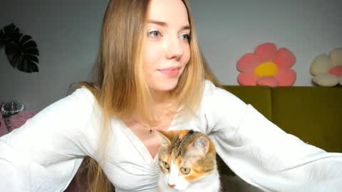 Snapshot of thisisamelia chatting on December 2, 5:04 pm Amelia shows on mondays fridays and sundays if anything changes im giving updates on my fansly online show from December 2, 5:04 pm