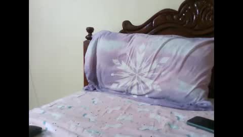 Snapshot of thizwi1523 chatting on June 6, 9:36 am thizwi1523 online show from June 6, 9:36 am