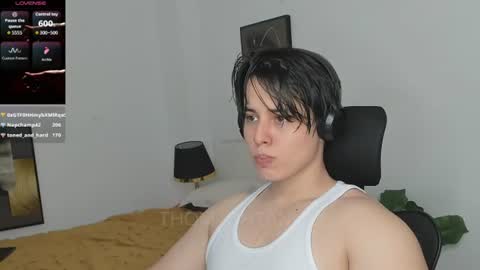 Snapshot of thom_ohtani chatting on July 28, 12:29 am thom_ohtani online show from July 28, 12:29 am