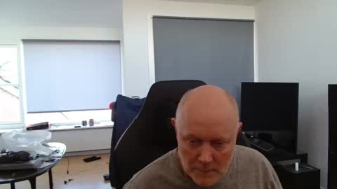 thomas315627 online show from May 2, 9:14 am