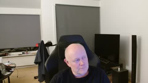 thomas315627 online show from May 6, 9:31 pm