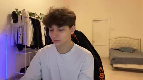 Thomas Hill online show from November 17, 3:40 pm