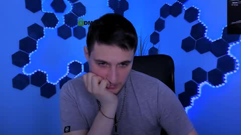thomas_crow online show from April 26, 9:12 pm